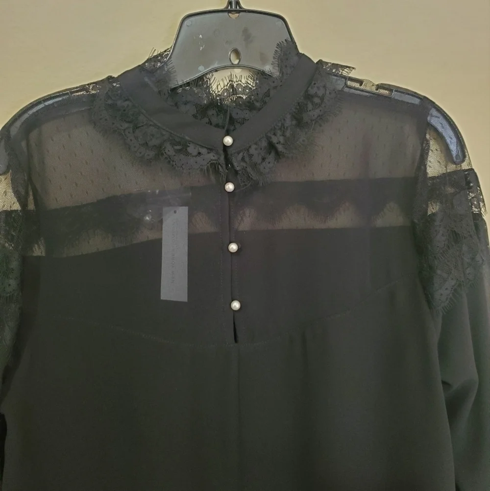 Ruffle Sleeve lace Top with Pearl Buttons - Picture 6 of 9